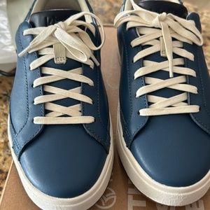 Kizik Vegas size 8
